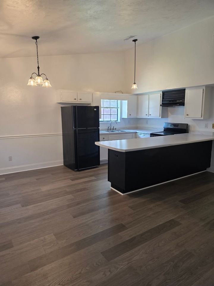 2350 Hartsfield Way - Photo 2 of 11