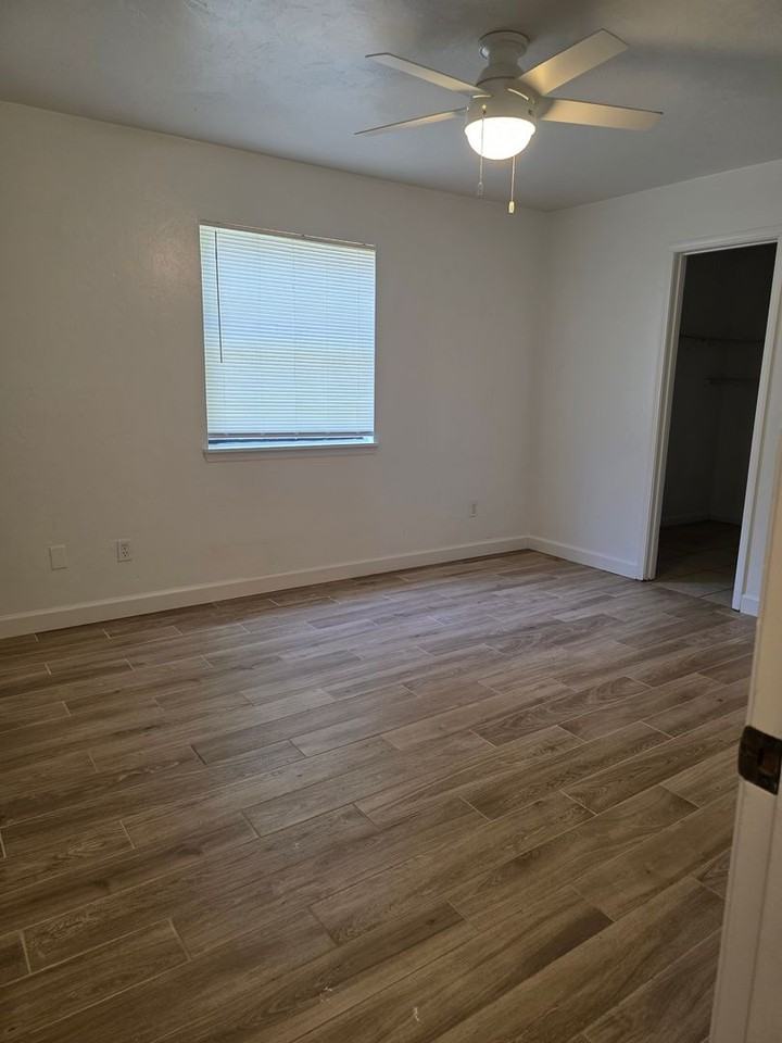 2350 Hartsfield Way - Photo 6 of 11