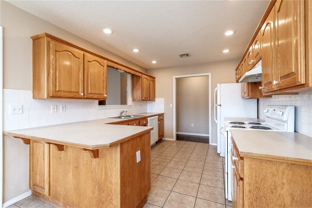 3909 Sw Cherry Rd - Photo 3 of 16