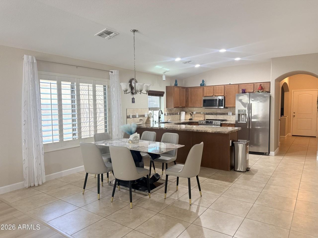 9850 W Deanna Dr - Photo 4 of 19