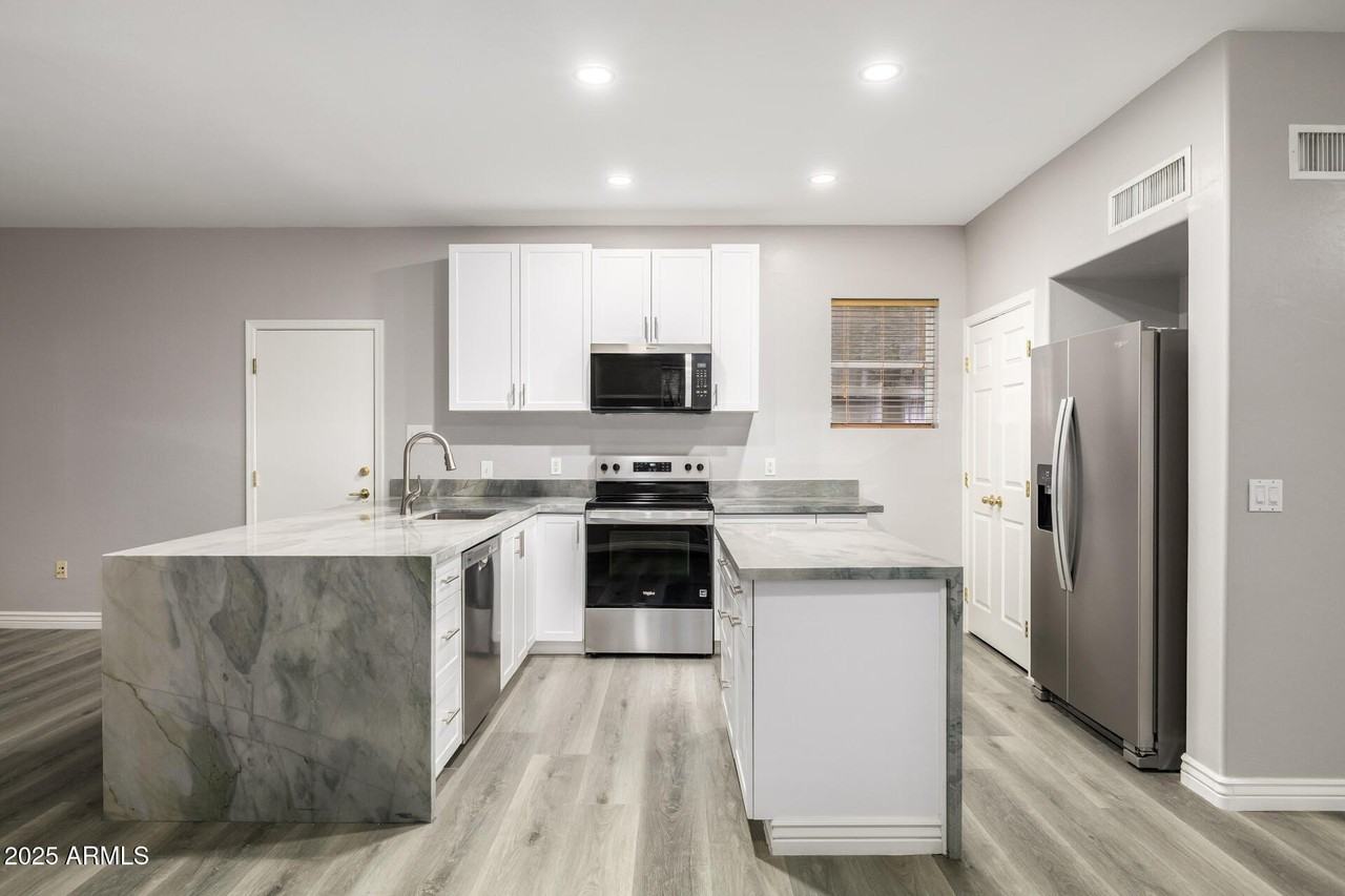 3006 W Ferruccio Pl - Photo 7 of 30