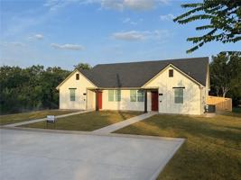 featured image of 142 E Martin Luther King Dr