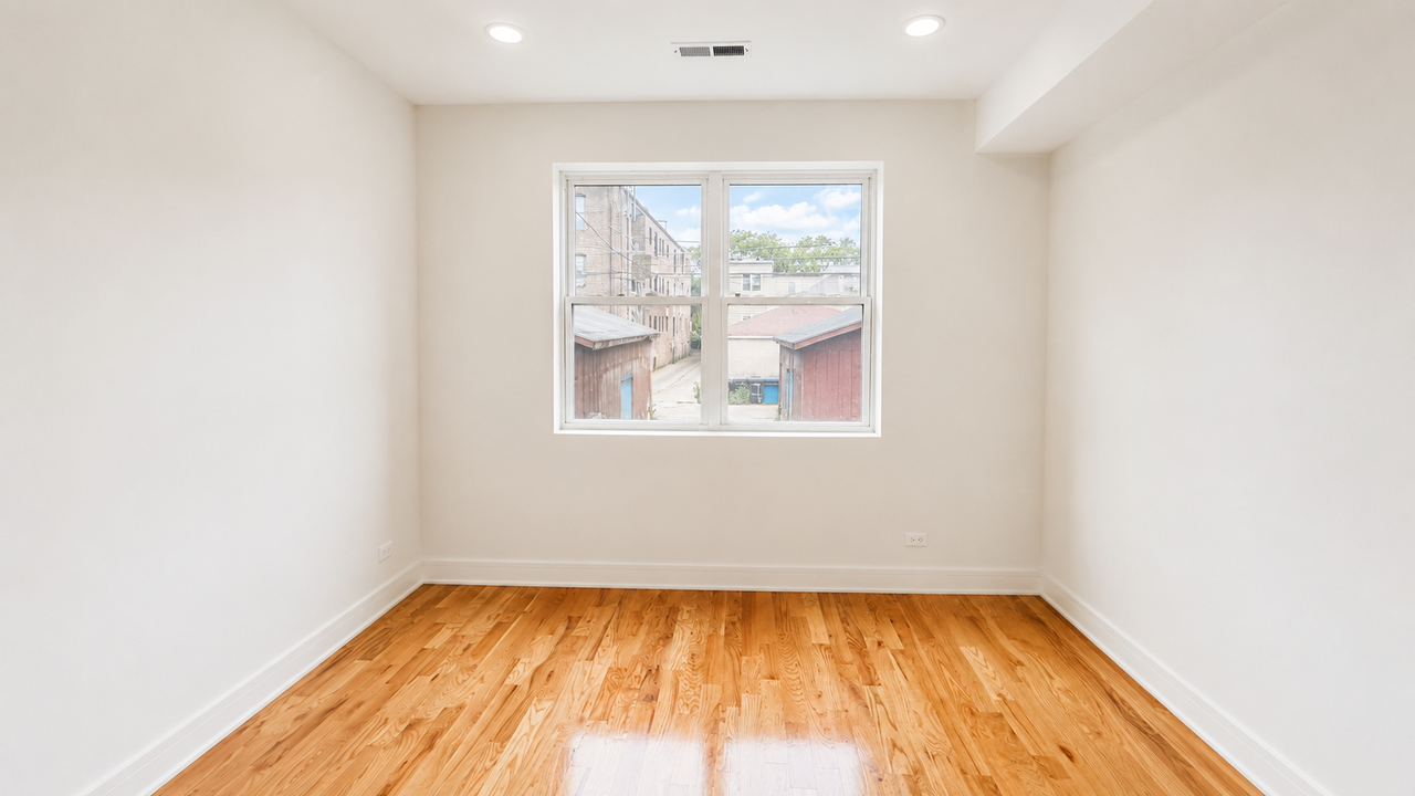 3136 N Ridgeway Ave #1 - Photo 5 of 10
