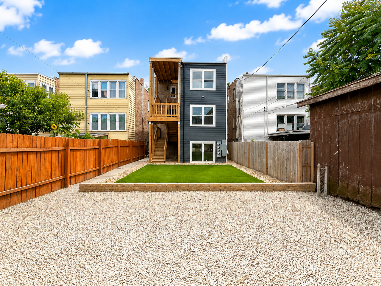 3136 N Ridgeway Ave #2 - Photo 4 of 12