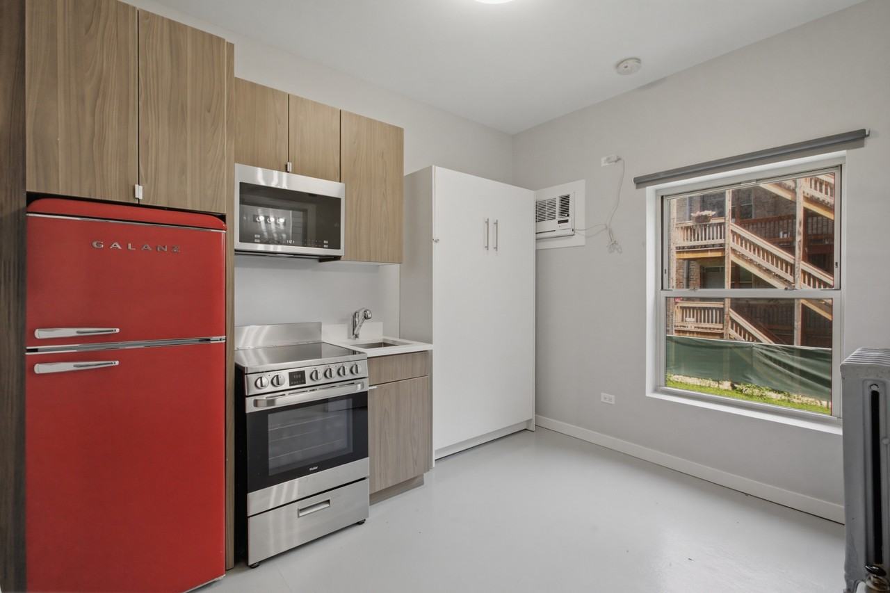 4700 N Racine Ave #110 - Photo 2 of 15