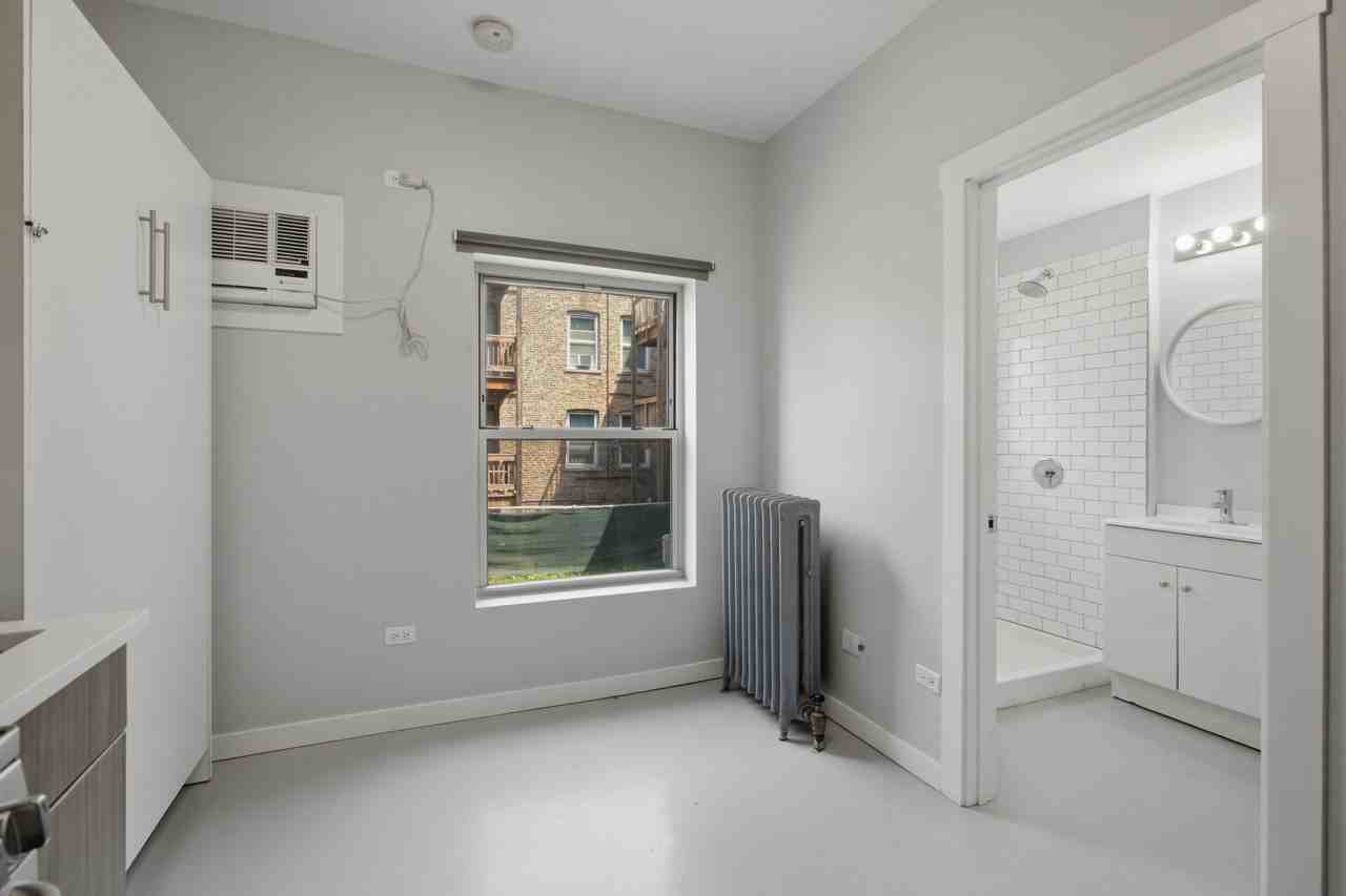 4700 N Racine Ave #110 - Photo 5 of 15