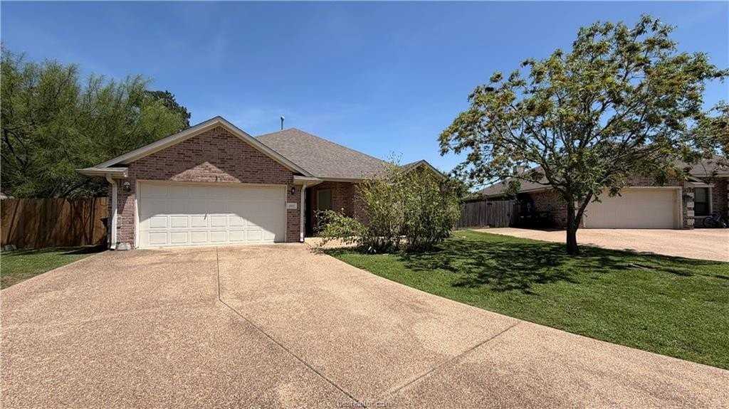 1102 Crested Point Ct - Photo 2 of 25