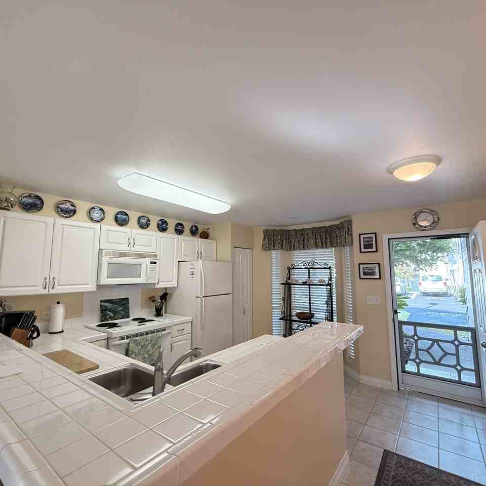75 6081 Alii Drive - Photo 2 of 20