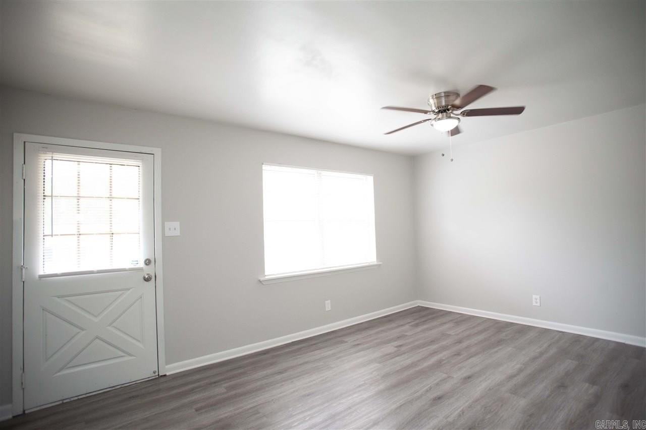 7125 Redwood Dr - Photo 2 of 11