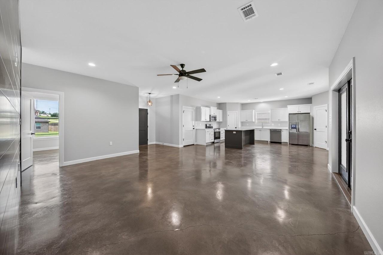 513 Crepe Myrtle Loop - Photo 7 of 50