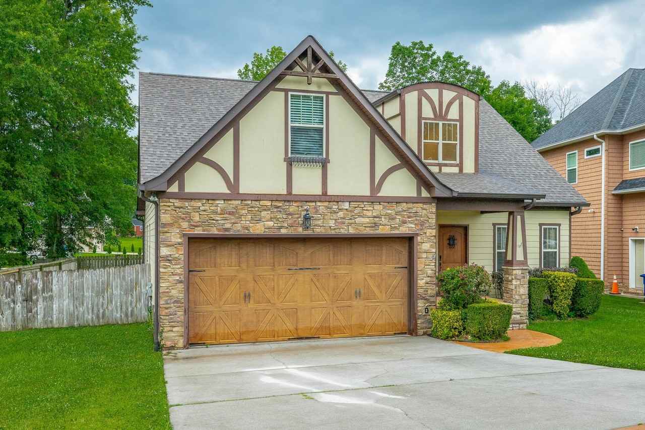 1857 Holly Oak Ln - Photo 6 of 47