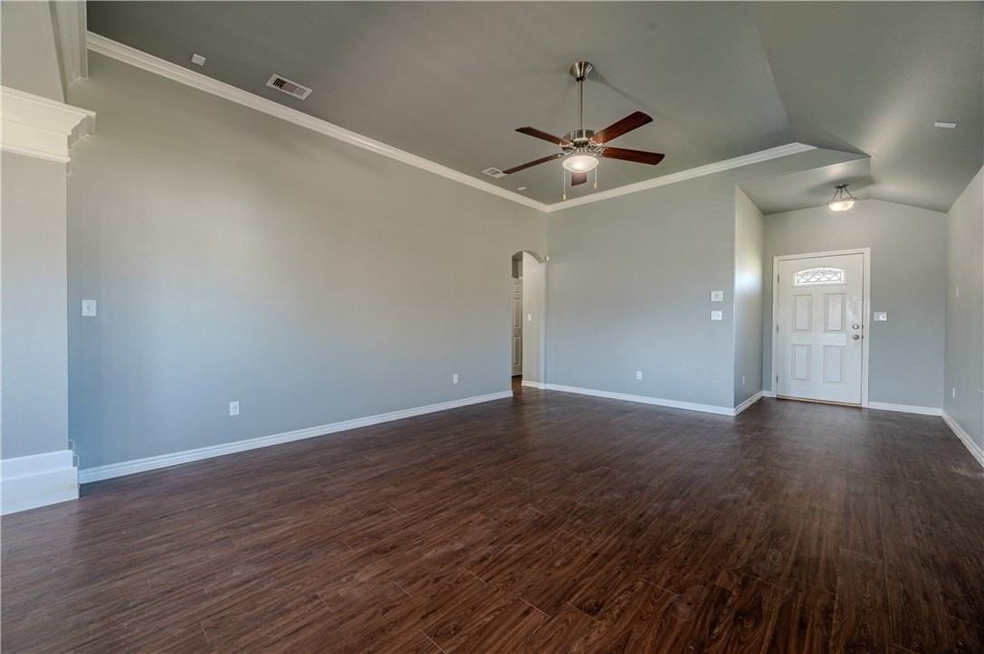7433 Kolda Dr - Photo 5 of 35