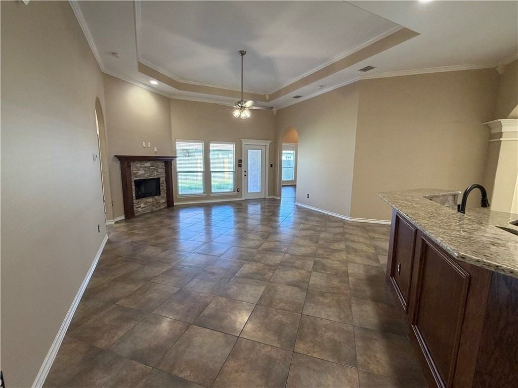 8317 Pocono Cir - Photo 4 of 33