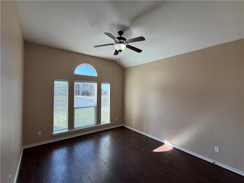 8317 Pocono Cir - Photo 5 of 33