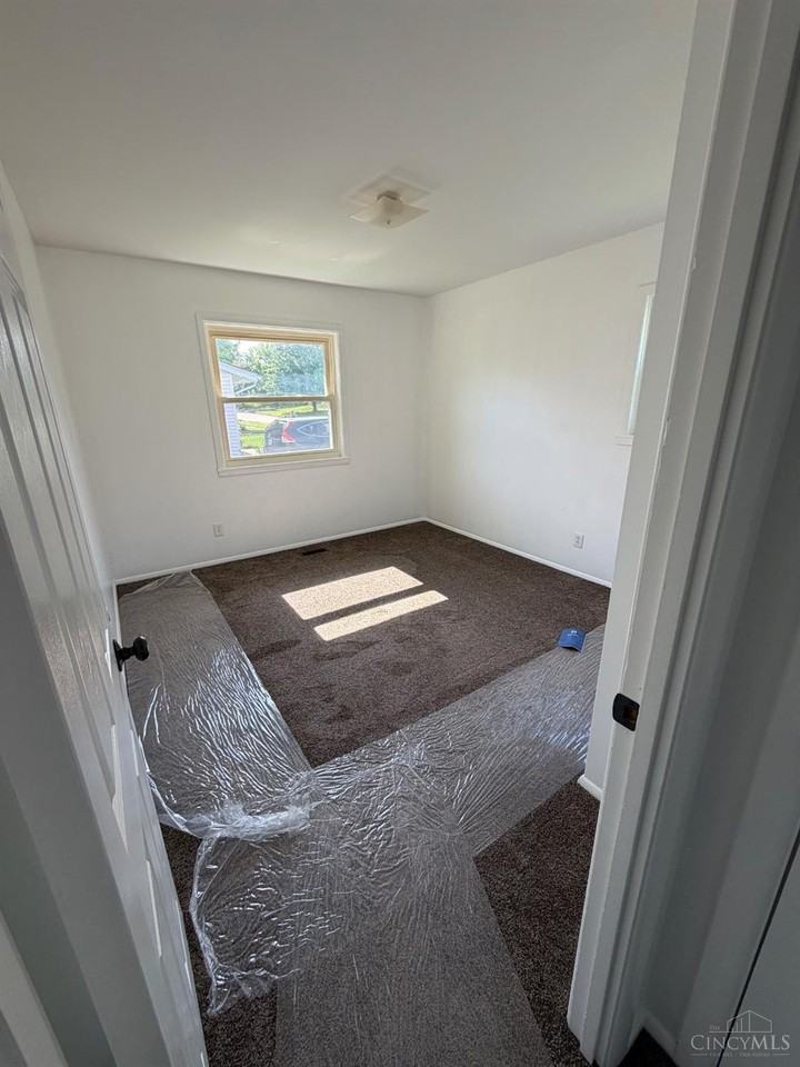 2526 Rochester Ave - Photo 3 of 6
