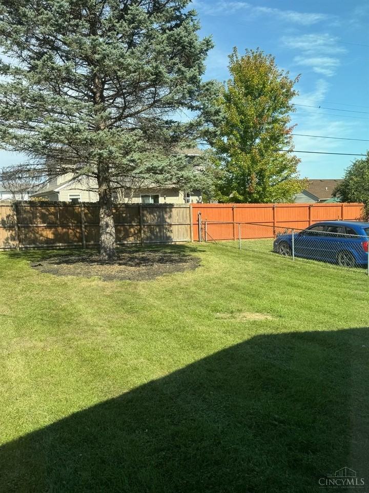 2526 Rochester Ave - Photo 5 of 6