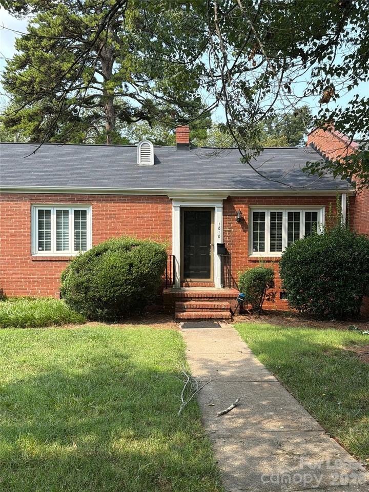 1818 Jameston Dr - Photo 2 of 10