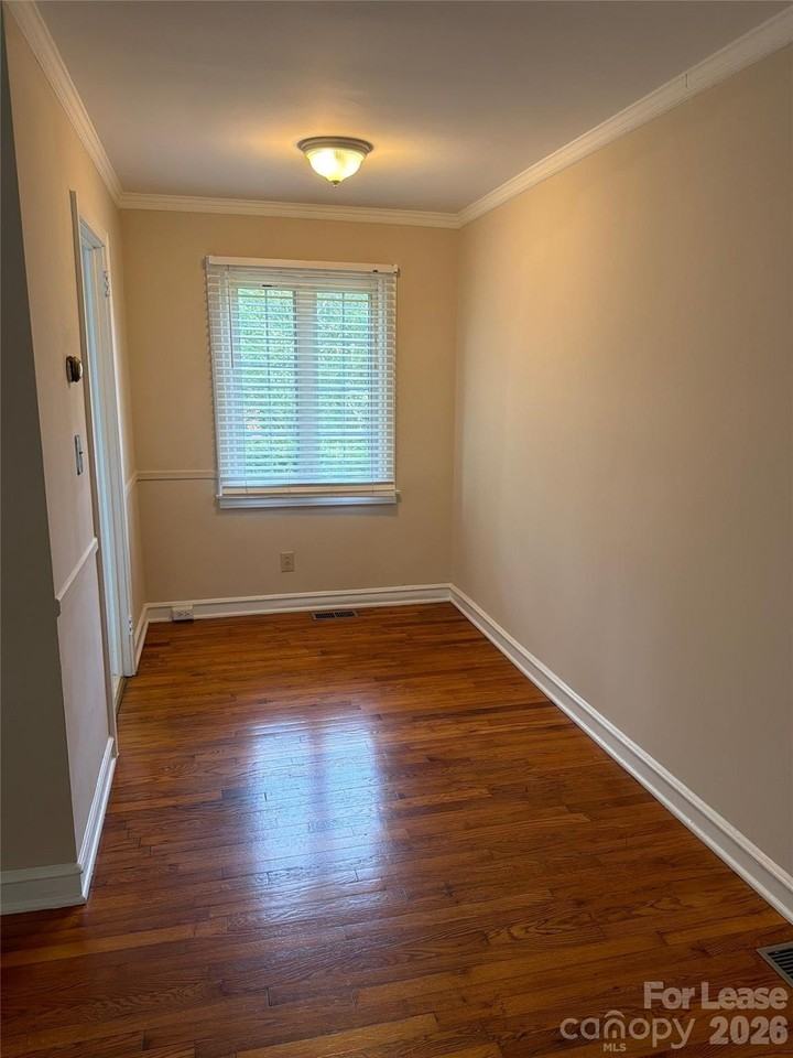 1818 Jameston Dr - Photo 4 of 10