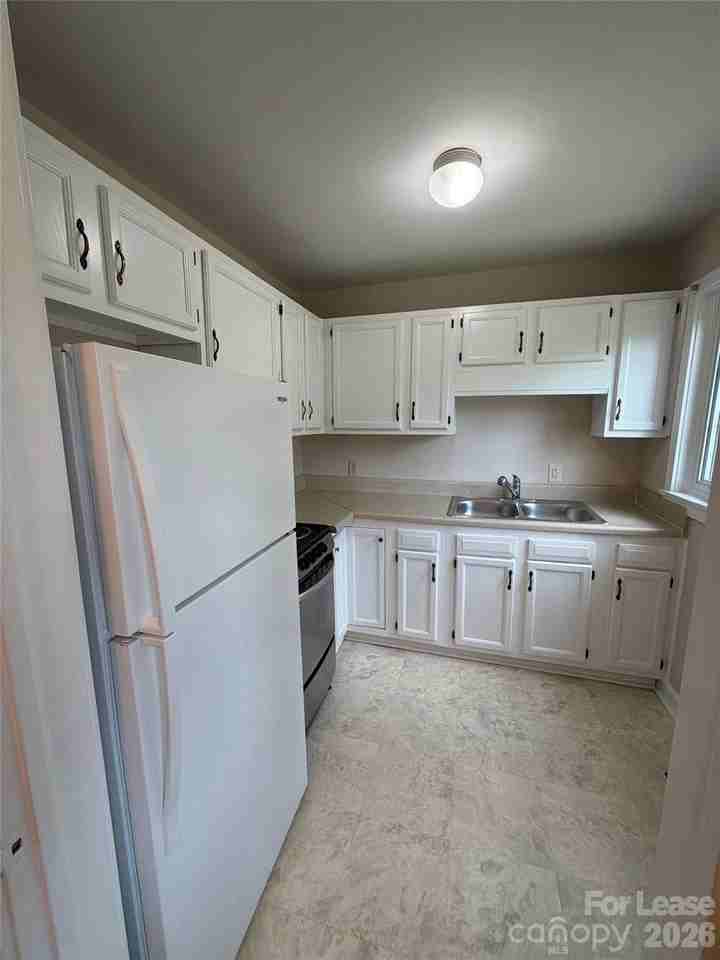 1818 Jameston Dr - Photo 5 of 10
