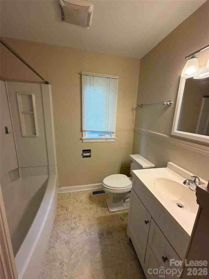 1818 Jameston Dr - Photo 7 of 10