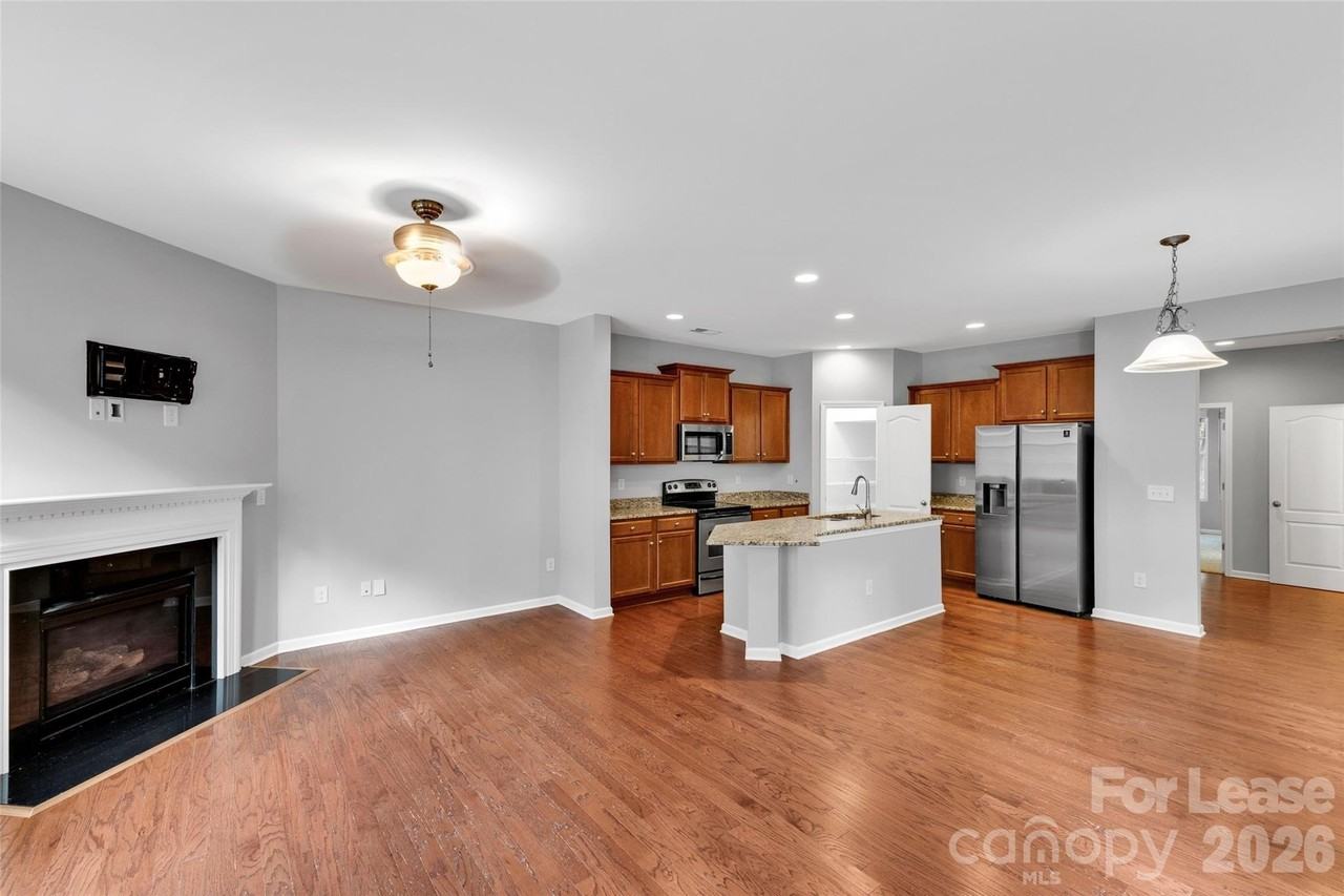 11228 Cedar Walk Ln - Photo 6 of 31