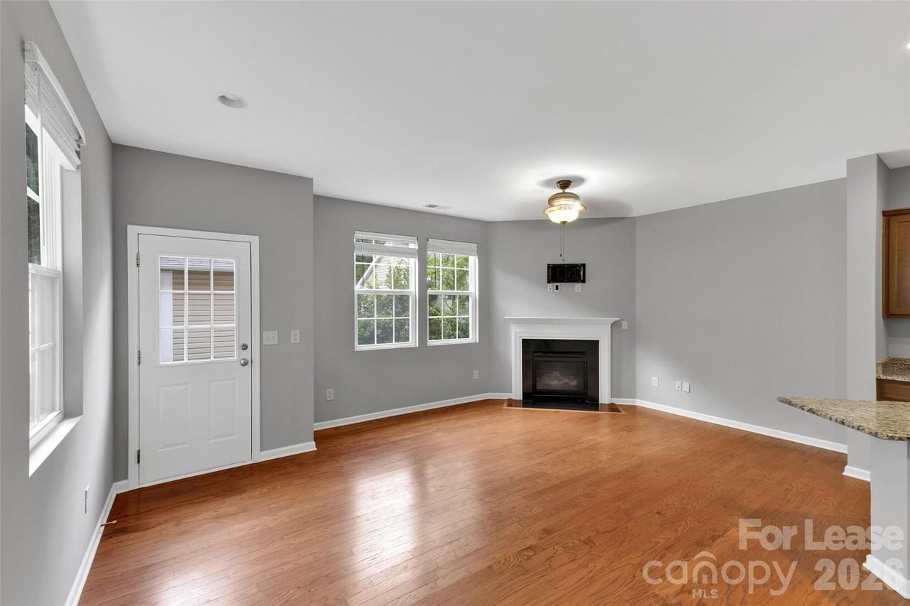 11228 Cedar Walk Ln - Photo 7 of 31