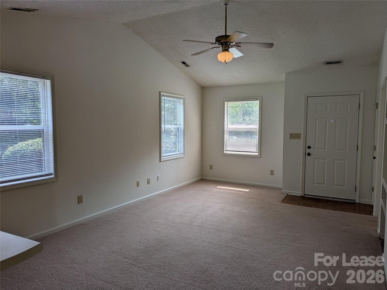 113 Birdie Ct - Photo 3 of 19