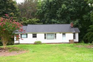 featured image of 2736 Peachtree Rd