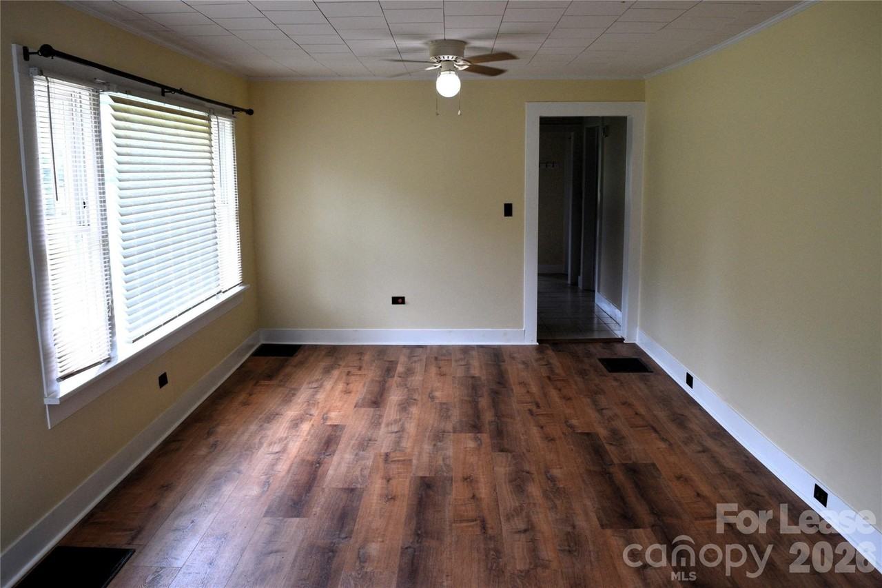2736 Peachtree Rd - Photo 3 of 14