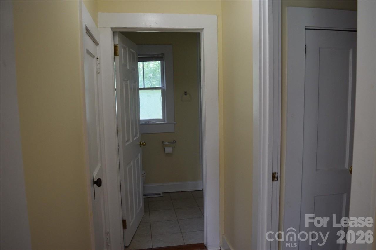 2736 Peachtree Rd - Photo 5 of 14