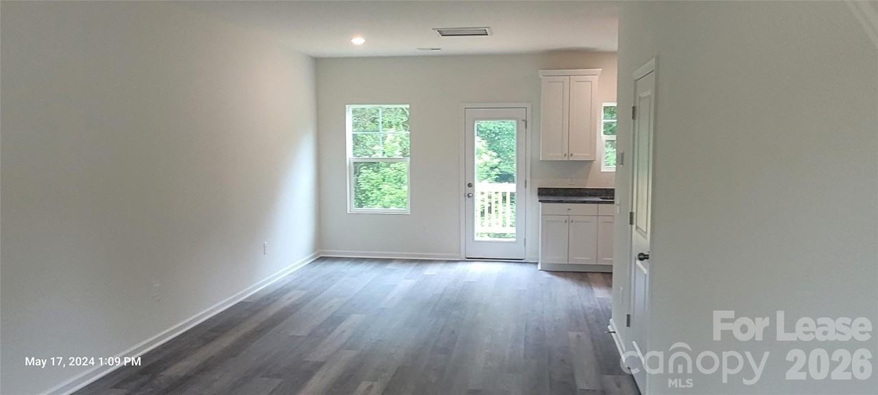 133 Slate Dr - Photo 3 of 16