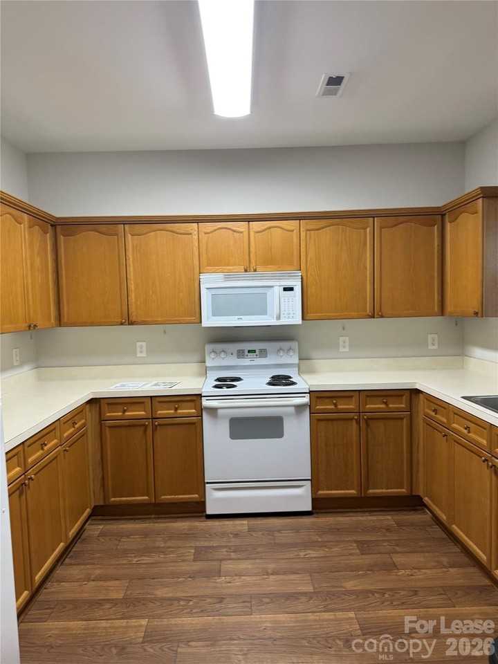 5915 Pisgah Way - Photo 4 of 12