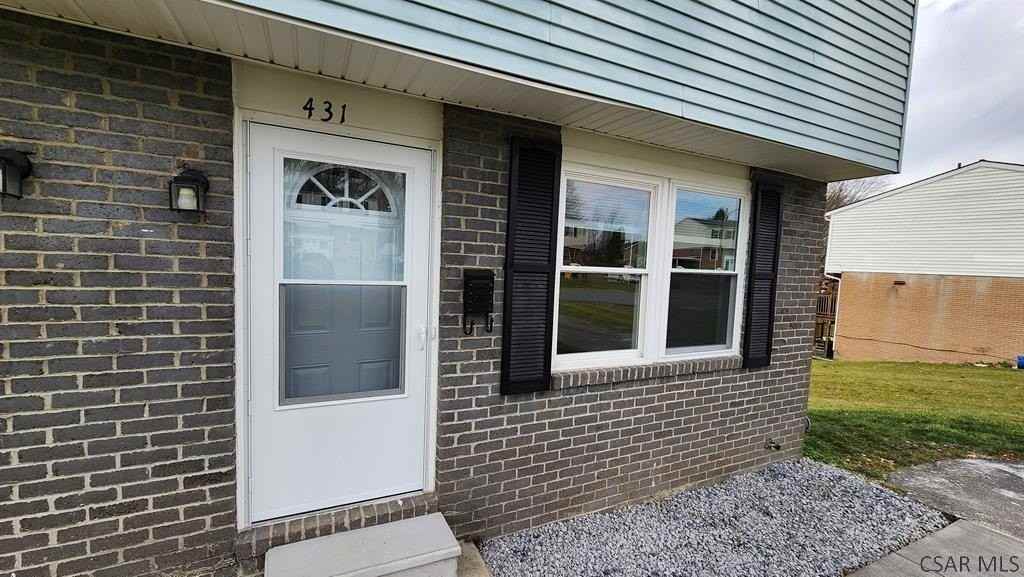 431 Devon Dr - Photo 3 of 32