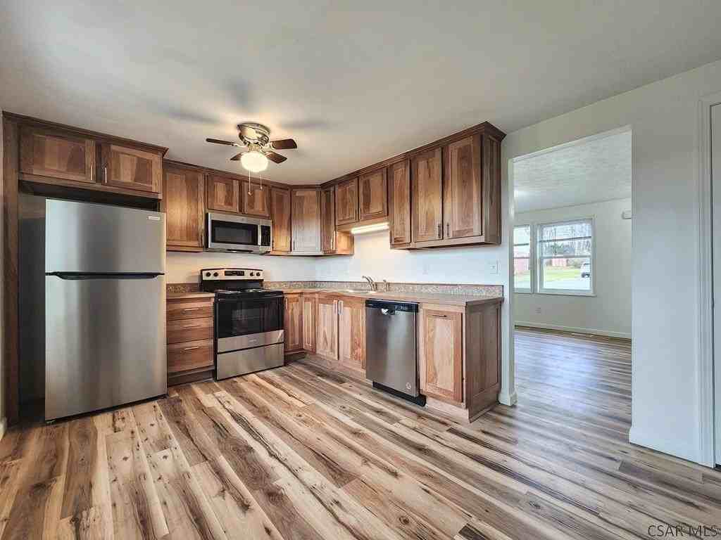 431 Devon Dr - Photo 7 of 32