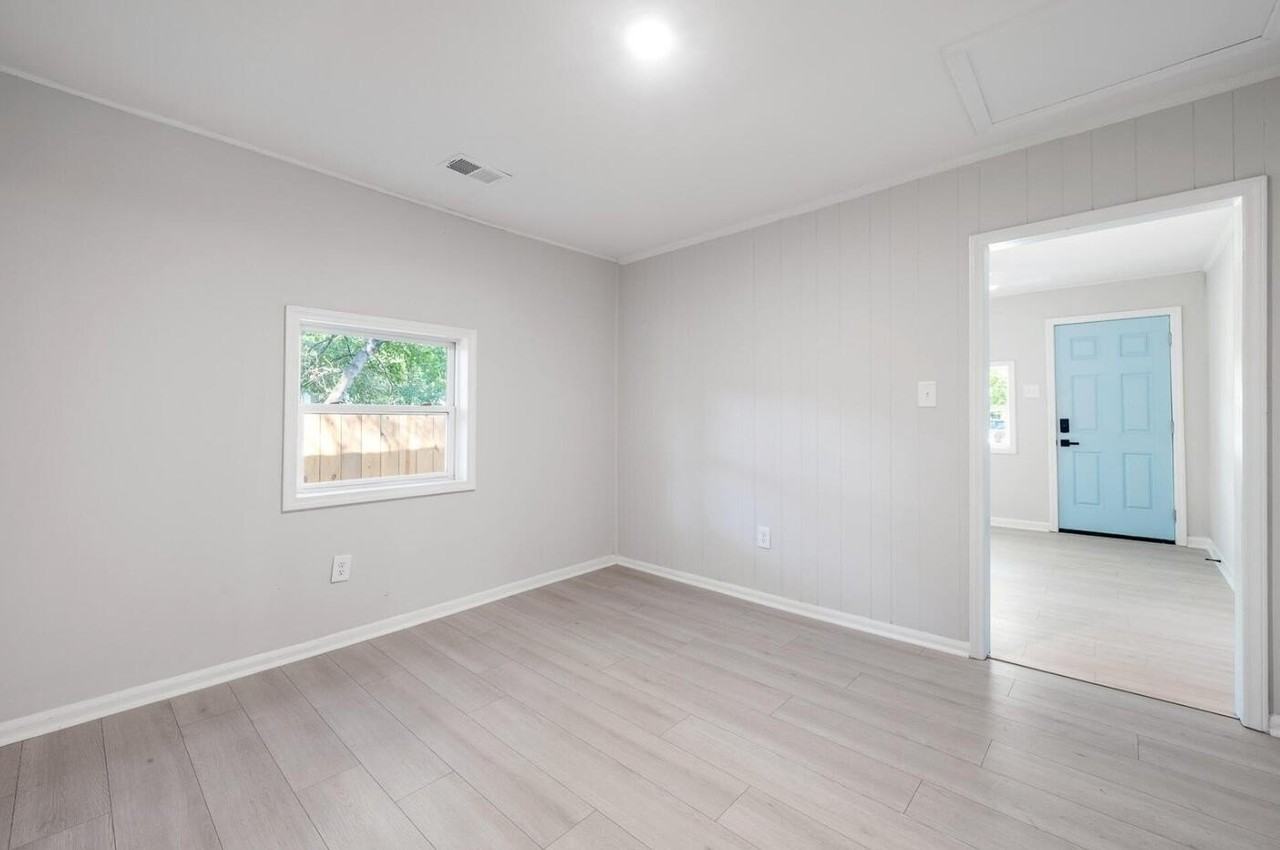 4673 Hassell Ave - Photo 6 of 15