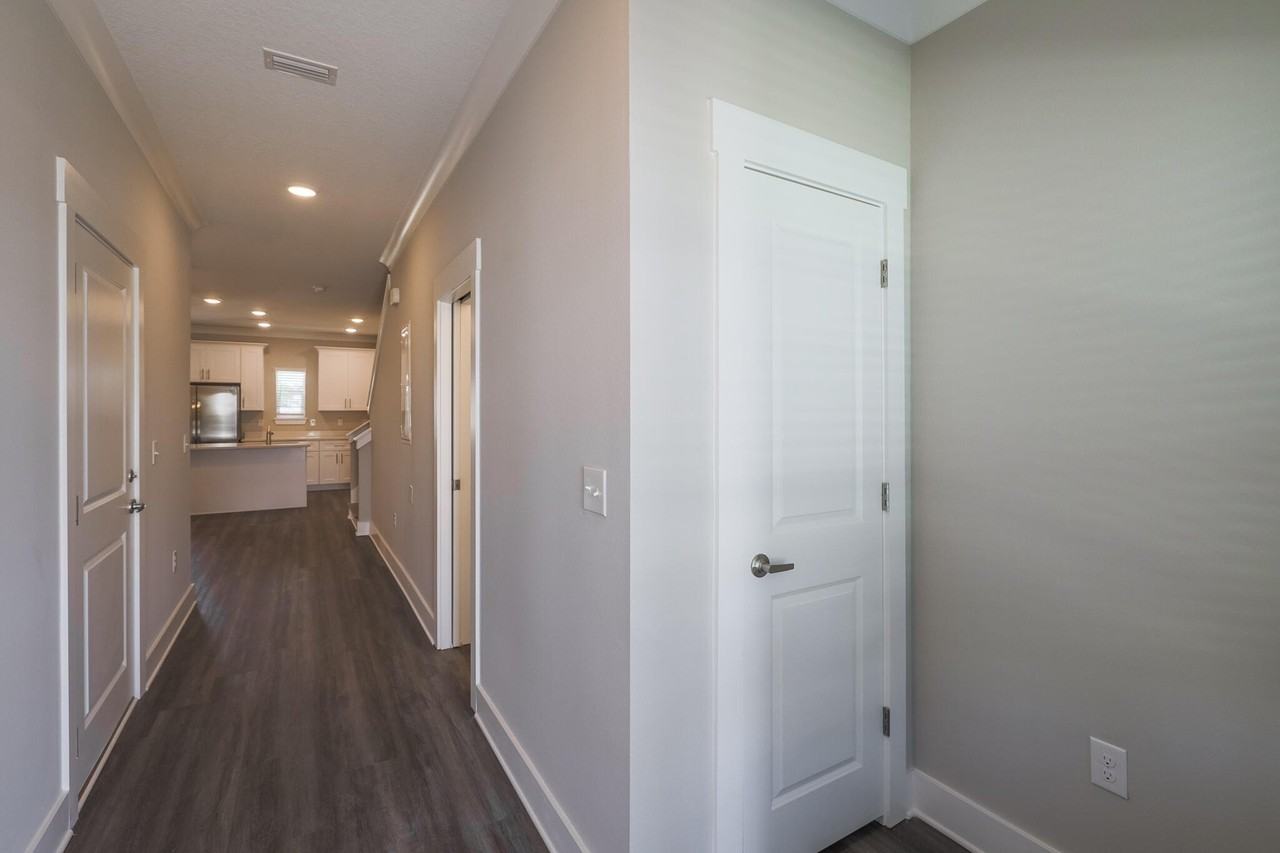328 Date Palm Ln - Photo 3 of 26