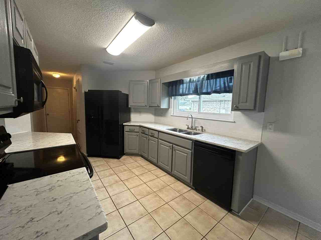 4769 Coronado Cir - Photo 5 of 16