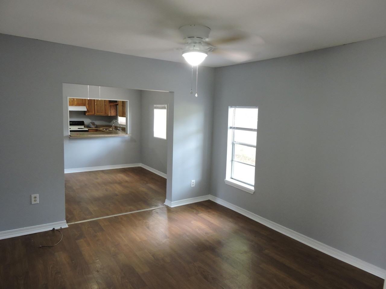 123 Short Ave - Photo 4 of 18