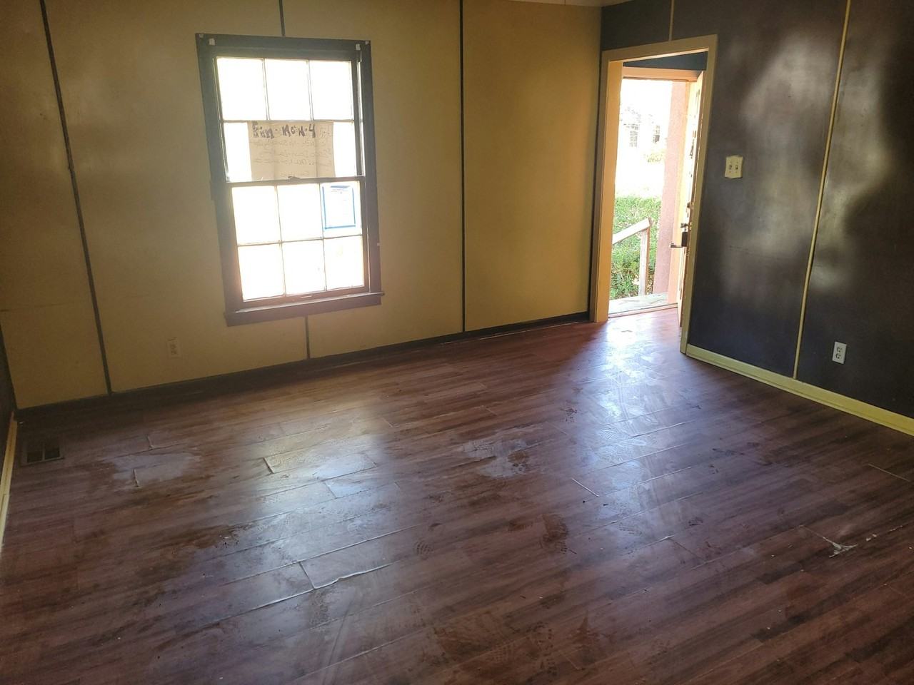 642 West 75th Street - Photo 3 of 21