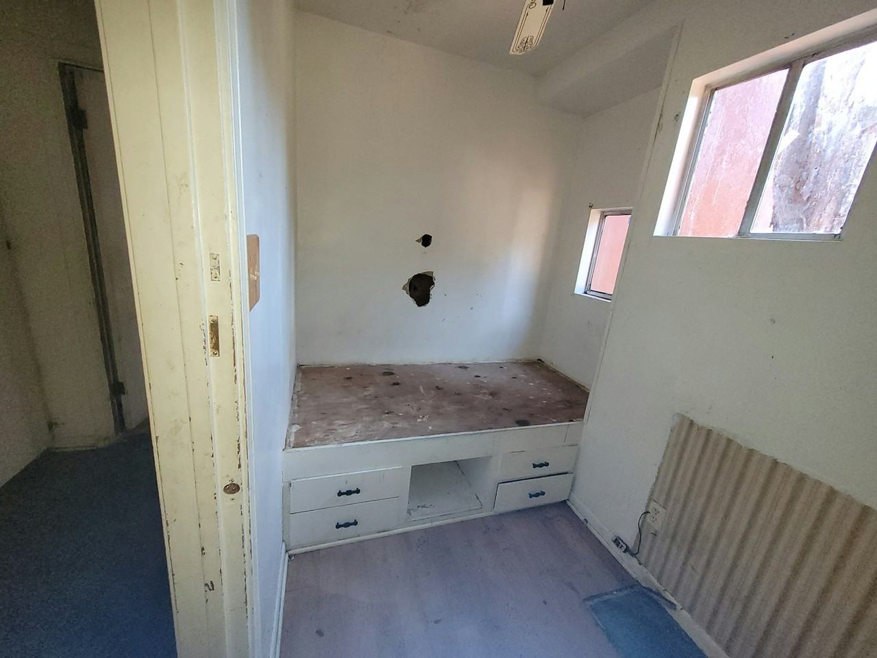 642 West 75th Street - Photo 6 of 21