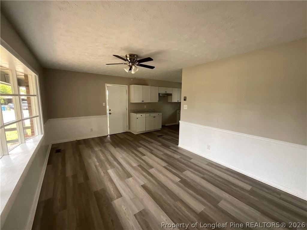 1365 Greenock Ave - Photo 4 of 19
