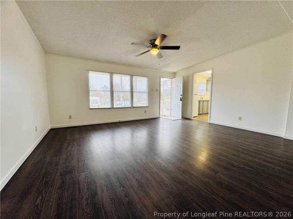 61 Lexington Ln - Photo 4 of 17