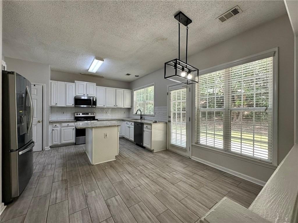 3535 Ridgefair Dr - Photo 5 of 19