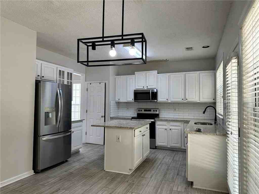 3535 Ridgefair Dr - Photo 6 of 19