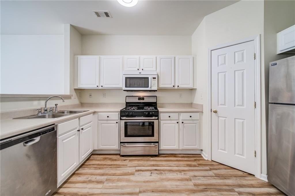 3285 Hidden Cove Cir - Photo 7 of 45