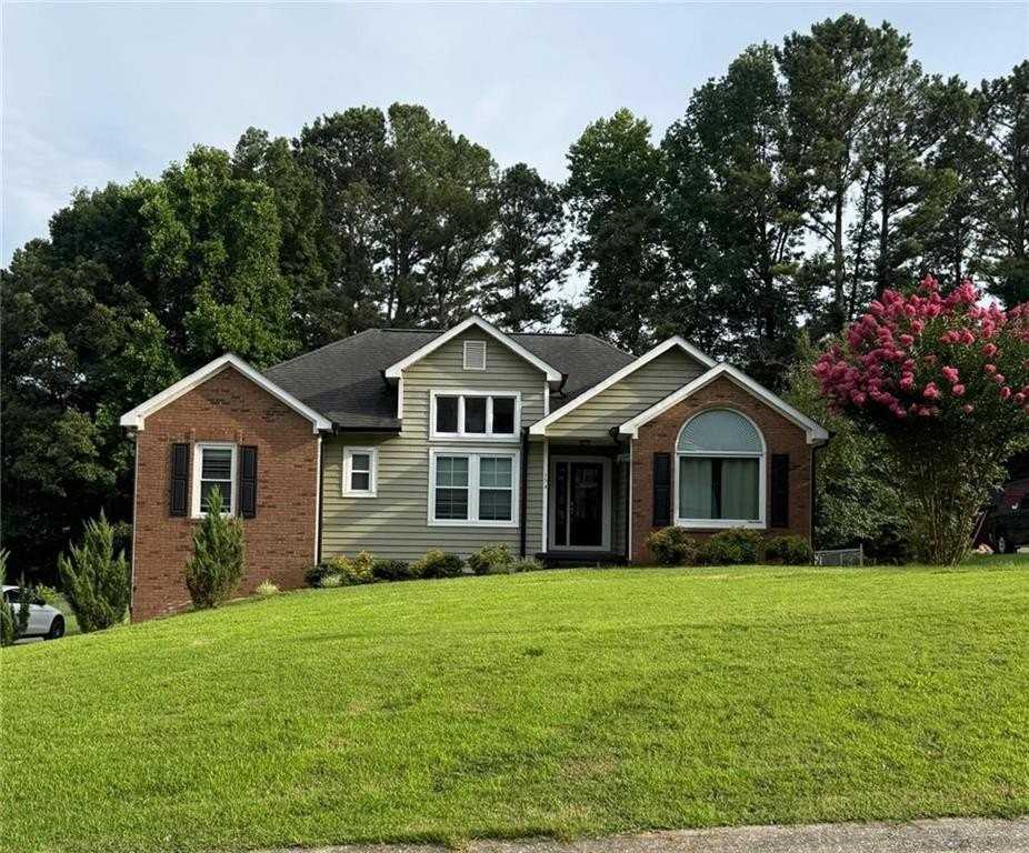 154 Camden Woods Dr - Photo 2 of 50