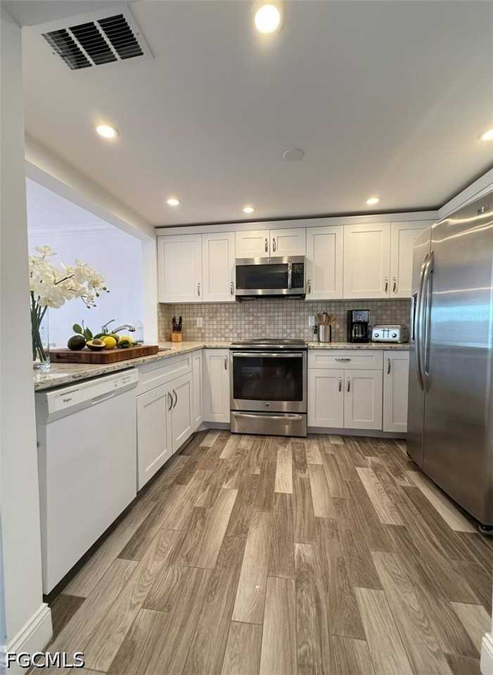 1087 Forest Lakes Dr #306 - Photo 3 of 25