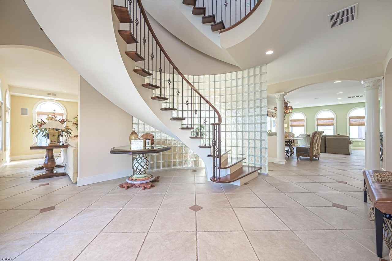 112 S Rumson Ave - Photo 4 of 42