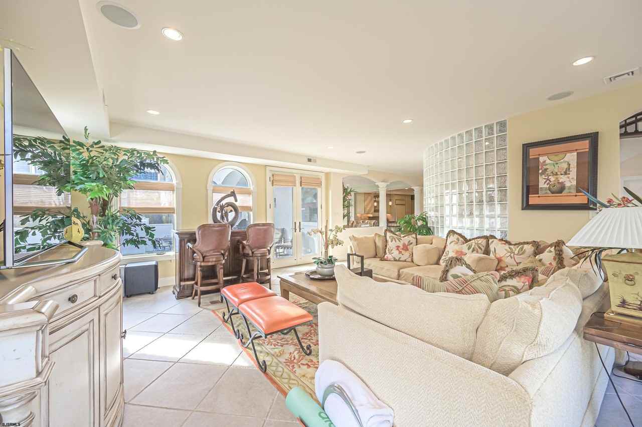 112 S Rumson Ave - Photo 6 of 42