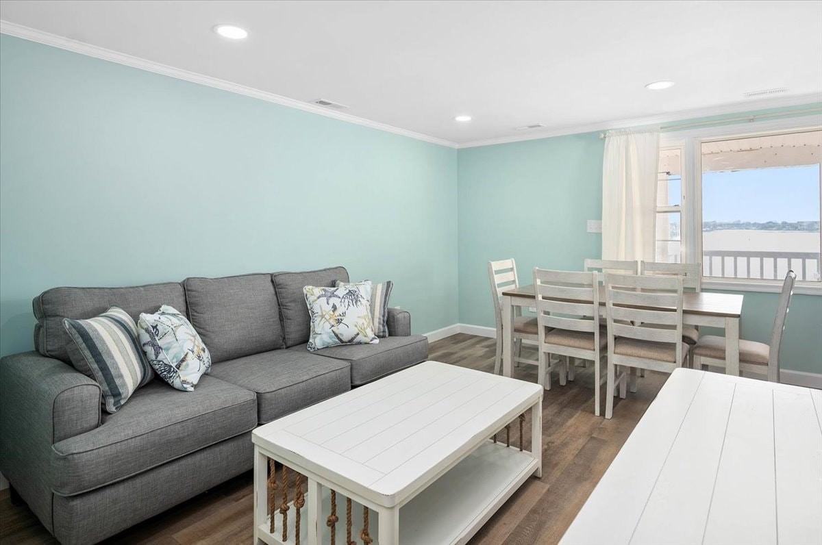 322 Bayshore Drive, Unit 2W - Photo 3 of 35